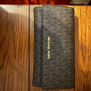 Michael Kors Gold and Brown Wallet Classic Design